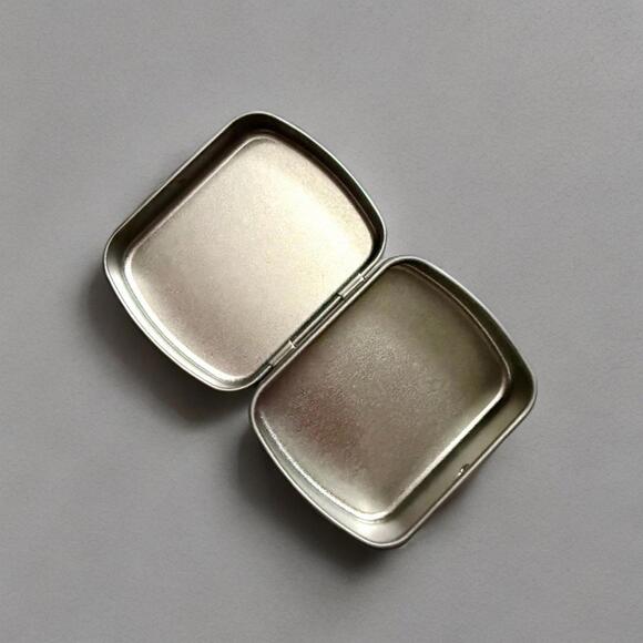 Handmade Decoden Mini Tin Pill Box, Hello Kitty Candy Sweets Kawaii Junk Case - Picture 5 of 6